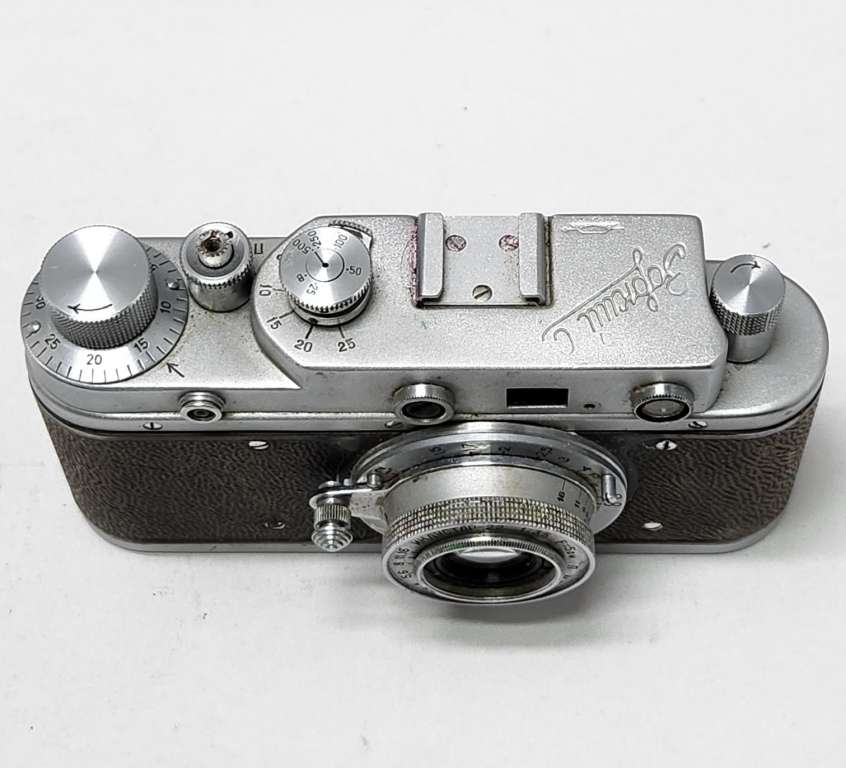 Фотоаппарат плёночный Зоркий с объективом Индустар -22 СССР  
